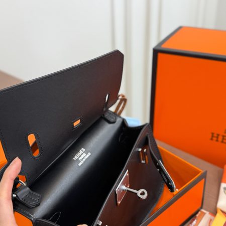 Hermès Gypsy Mini Crossbody Bag - Image 11