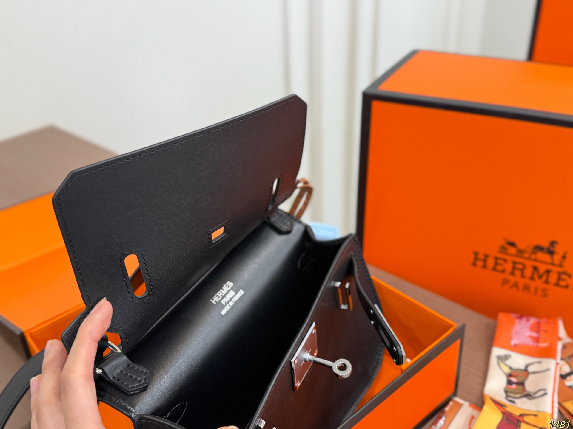 Hermès Gypsy Mini Crossbody Bag - Image 11