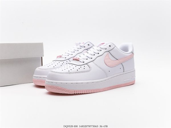 Women's Nike Air Force 1' 07"2022 Valentine's Day" DQ9320-100