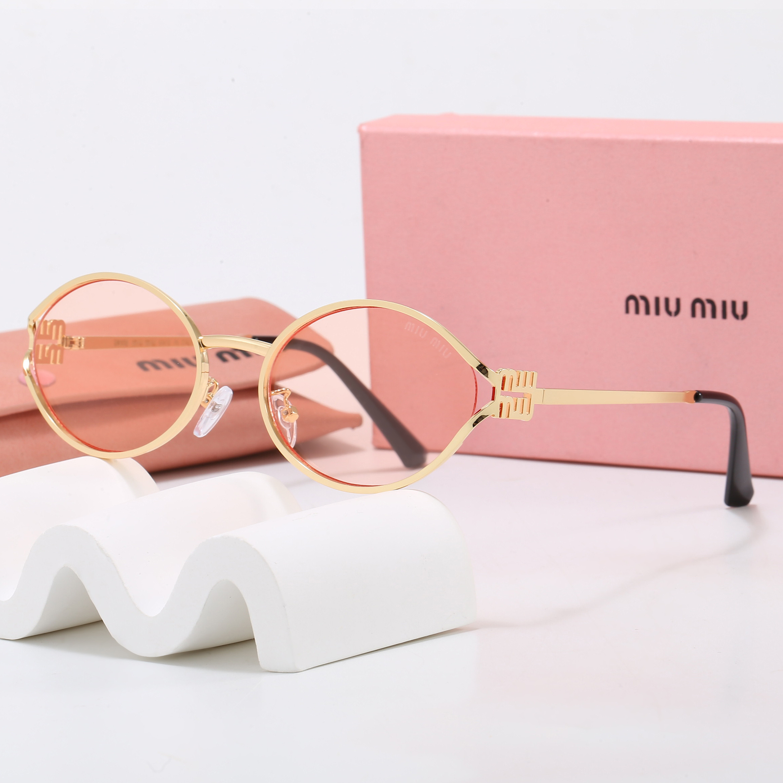 Miu Miu Fashionable Sunglasses - Image 6