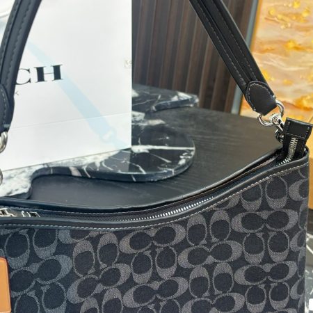 Coach Laurel 19 Tote Bag - Image 8