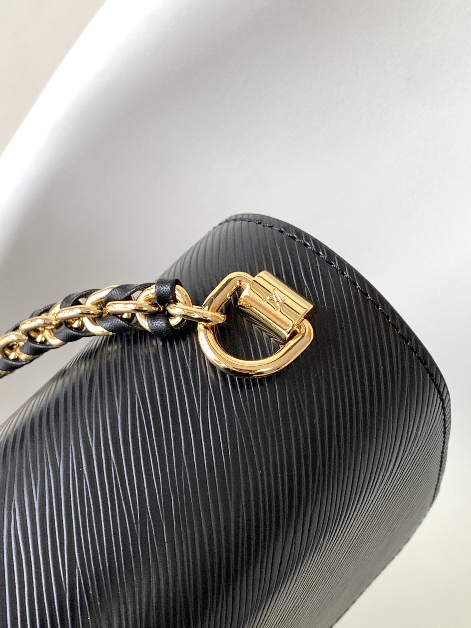 LV Twist MM Bag - Image 6