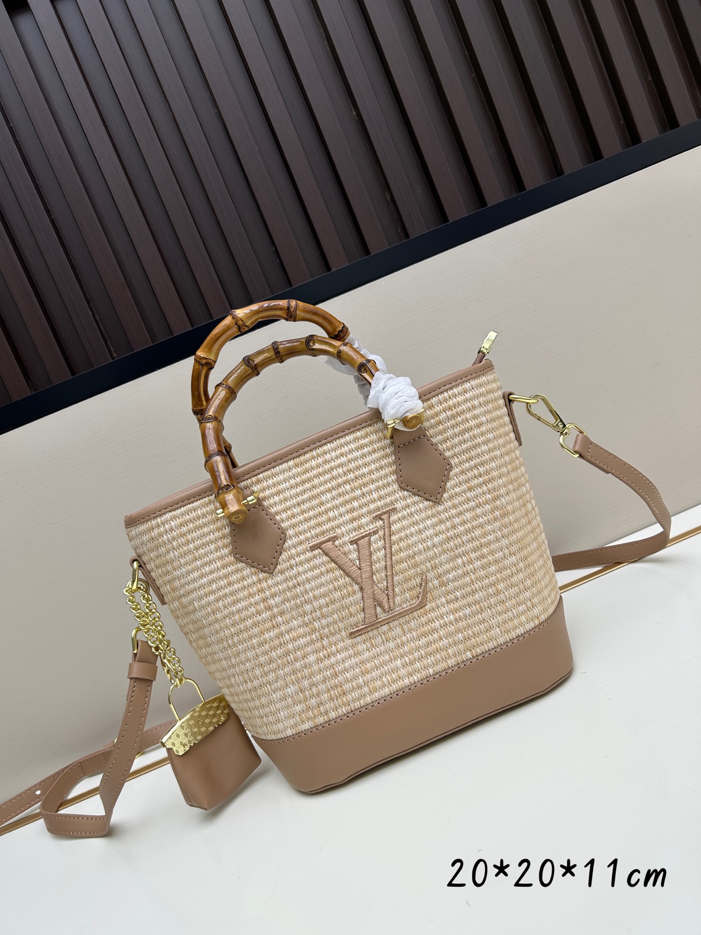 LV handbag - Image 2