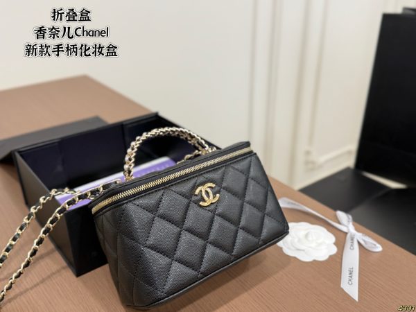 Chanel's New Handle-Style Makeup Case