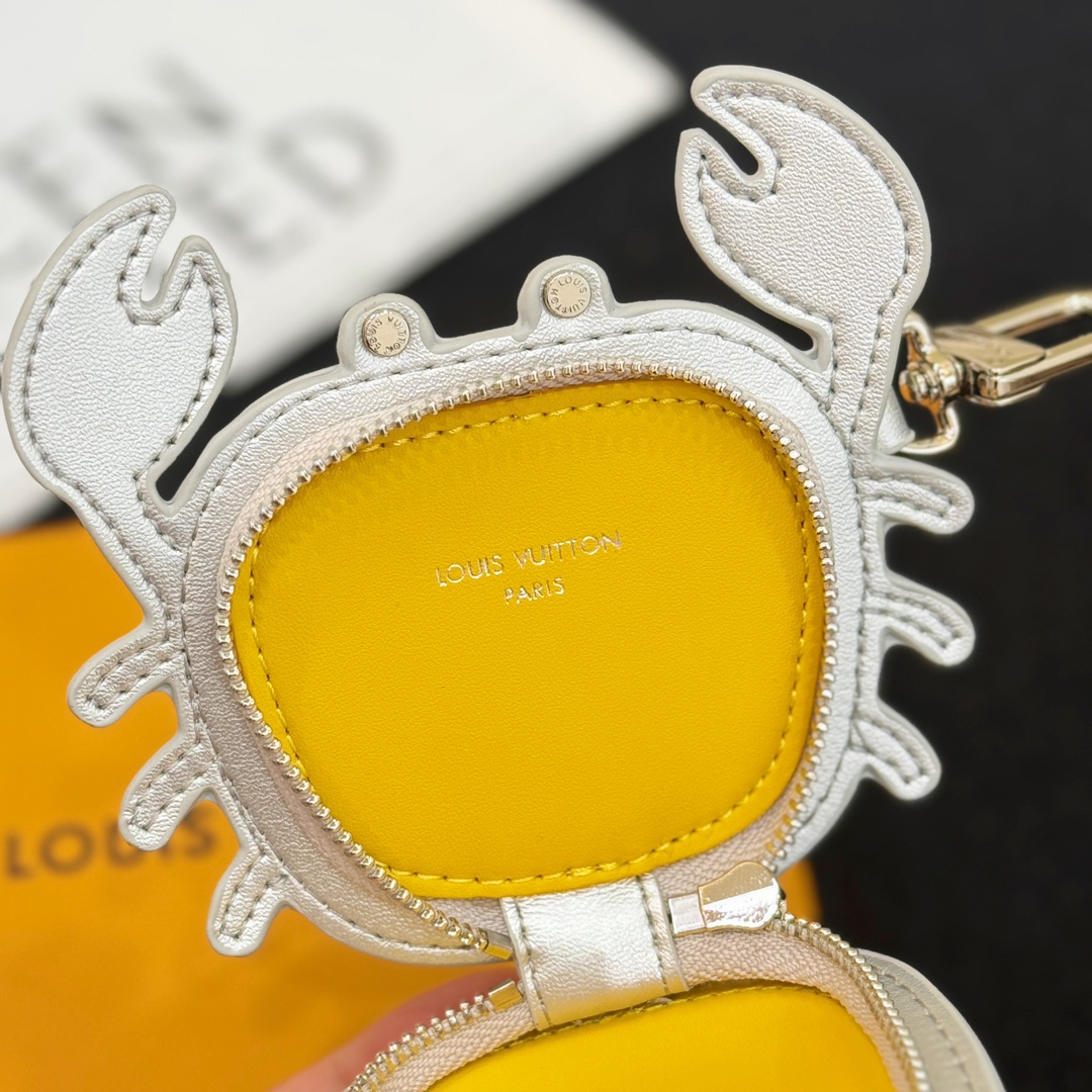 LV  Accessories - Image 11