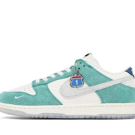 Kasina x Dunk Low “ Road Sign"
