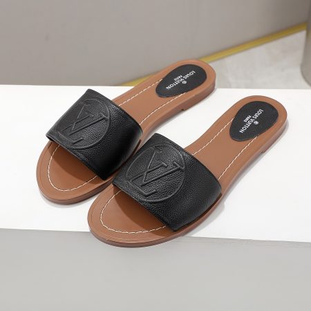 LV's New Summer Slippers - Image 3