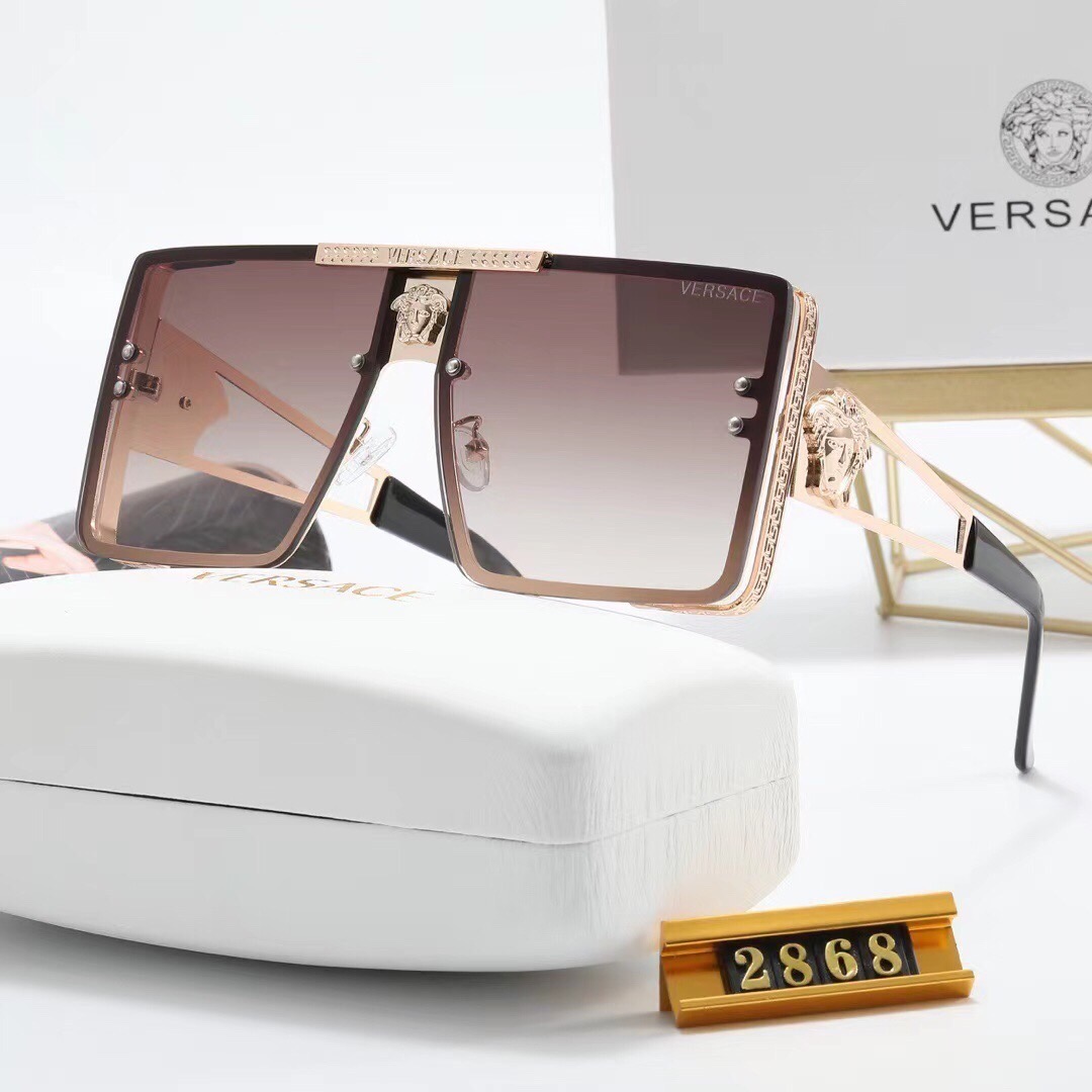 Versace Fashionable Sunglasses - Image 3