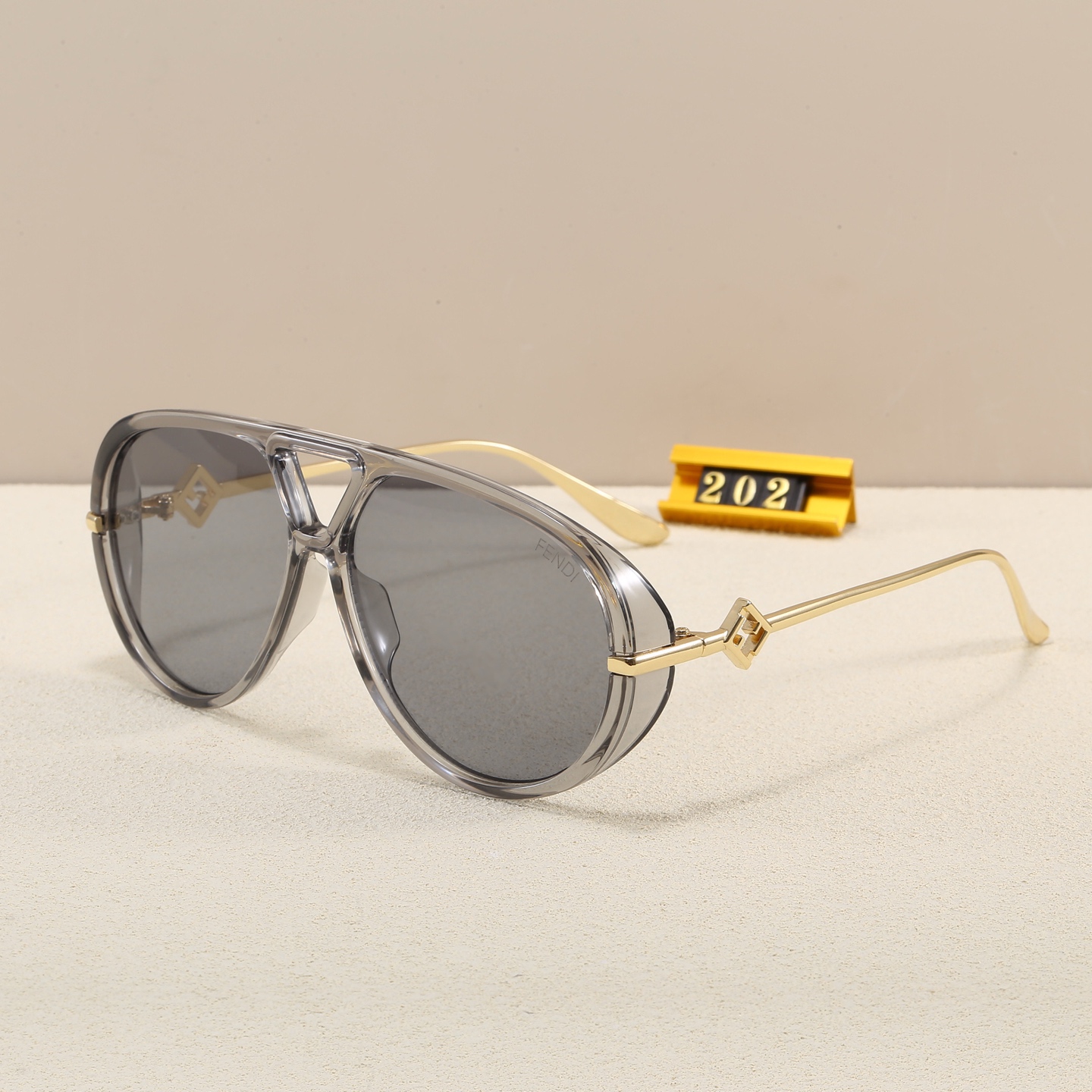 Fendi Fashionable Sunglasses - Image 3
