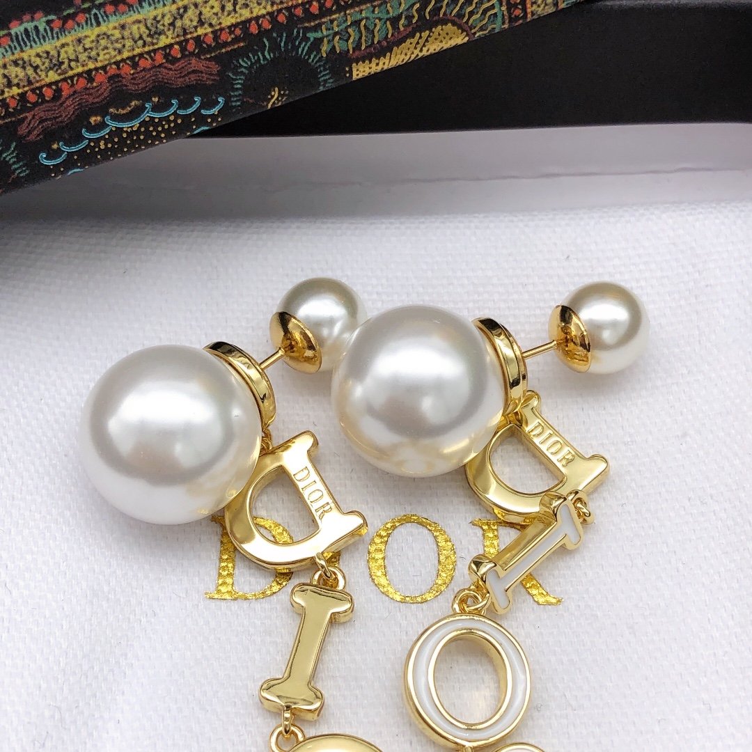 Dior 21 Autumn Earrings Gold For Women Jewelry - Image 4