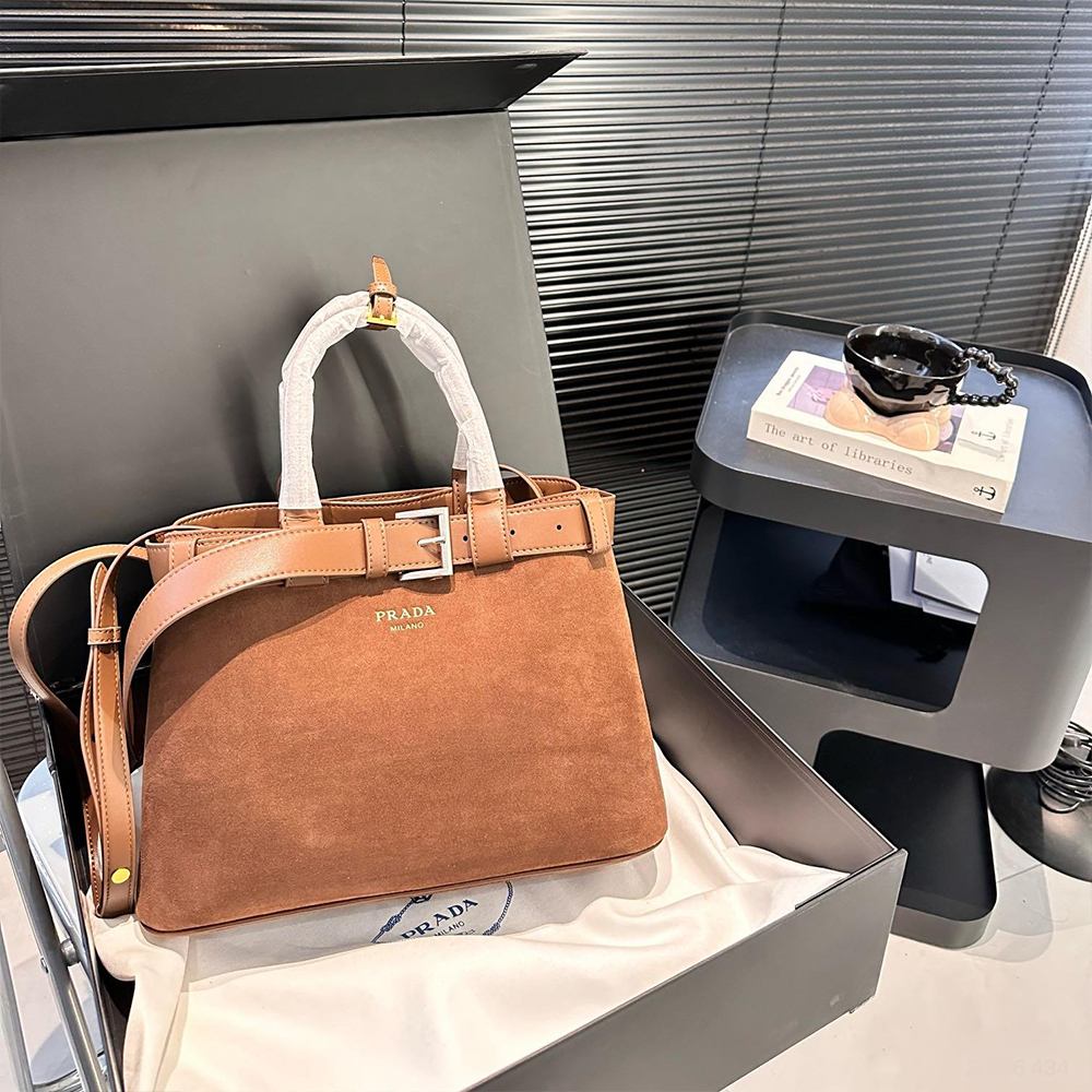 Prada Suede Buckle bag - Image 3