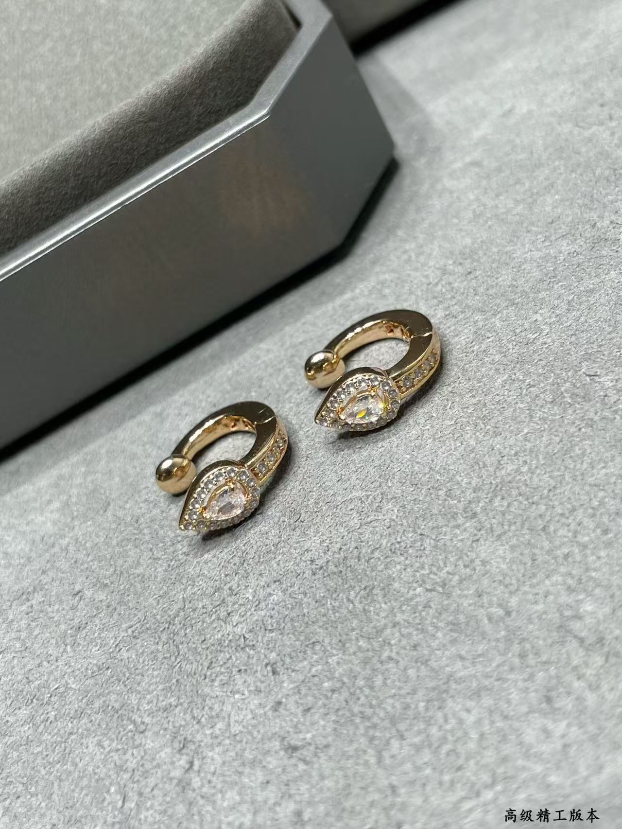 Messika Lucky Earrings - Image 1