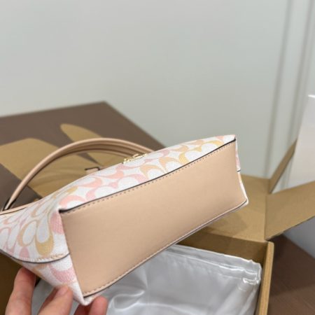 Coach Underarm Bag - Image 7