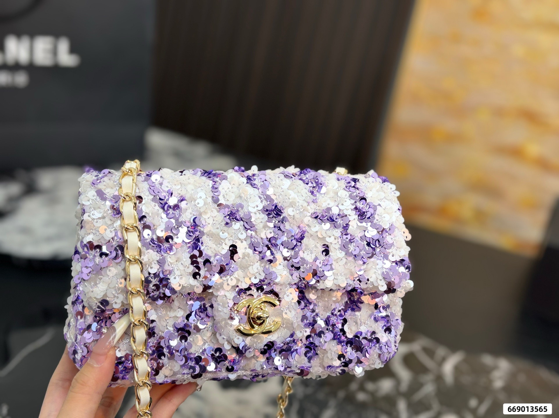 Chanel Sequined CF Chain Bag - Image 4