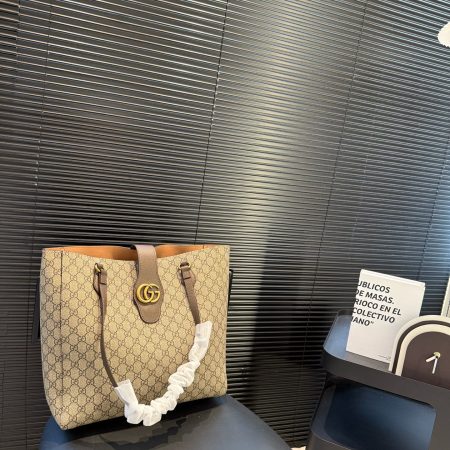 Gucci shopping tote bag