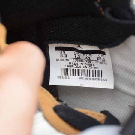 Air Jordan 1 Rookie of the Year 555088-700 - Image 4