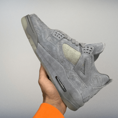 Jordan4 Retro “ Kaws" - Image 4