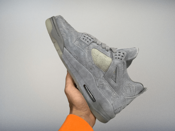 Jordan4 Retro “ Kaws"