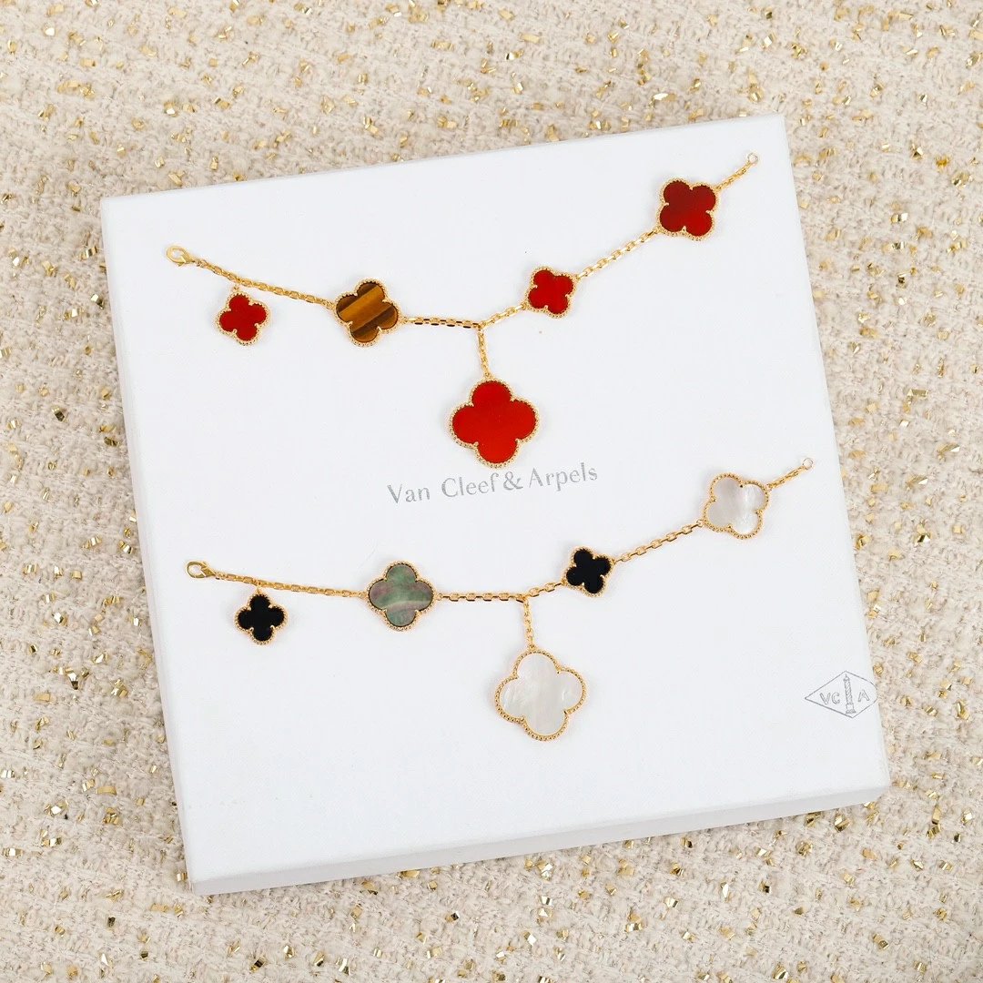 Van Cleef&Arpels VCA irregular alhambra Bracelet - Image 7