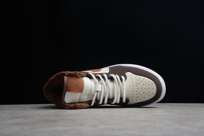 Air Jordan 1 Mid DO6699-200 - Image 6