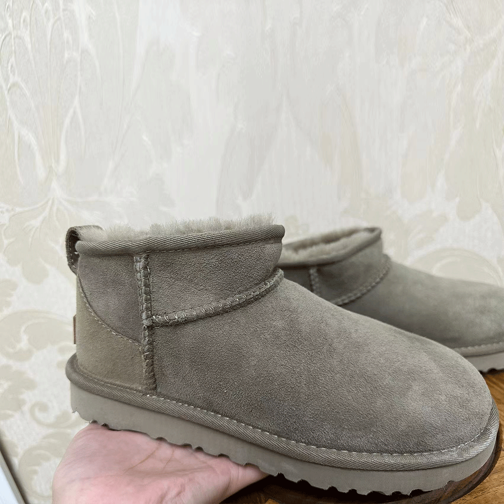 UGG Women's Classic Ultra Mini Boot - Image 5