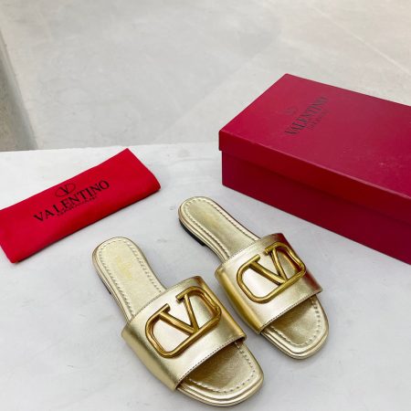 Valentino Leather Casual Fashion Flip-Flops Slide Sandal - Image 6