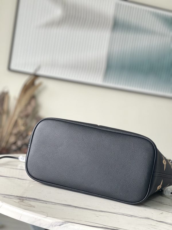 Neverfull MM m58907