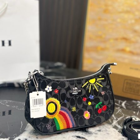 Coach Teri Underarm Bag - Image 8