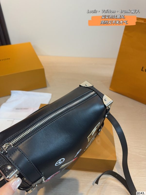 LV Side Trunk MM H27 Bag