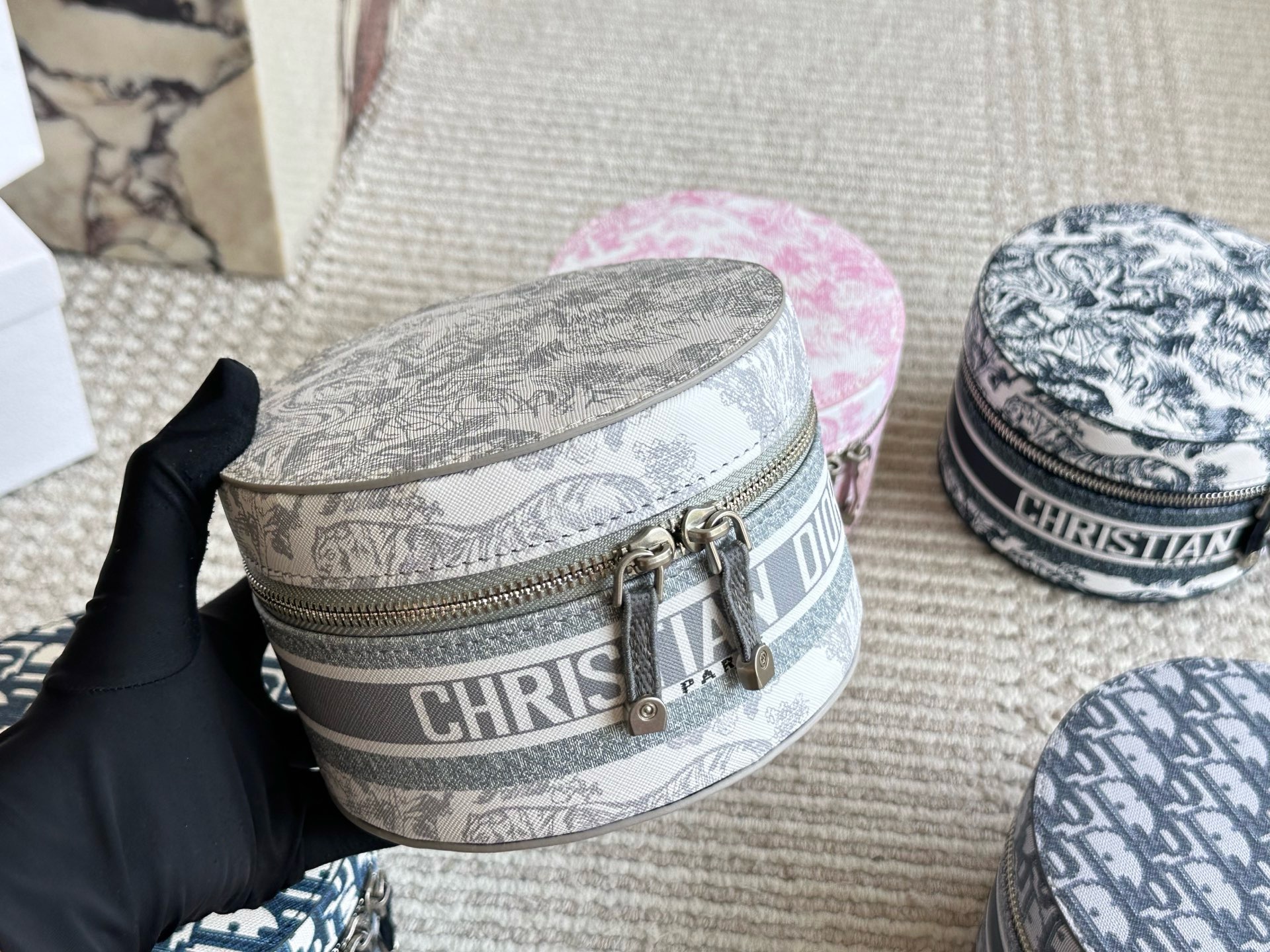 Dior CD Cosmetic Bag - Image 3
