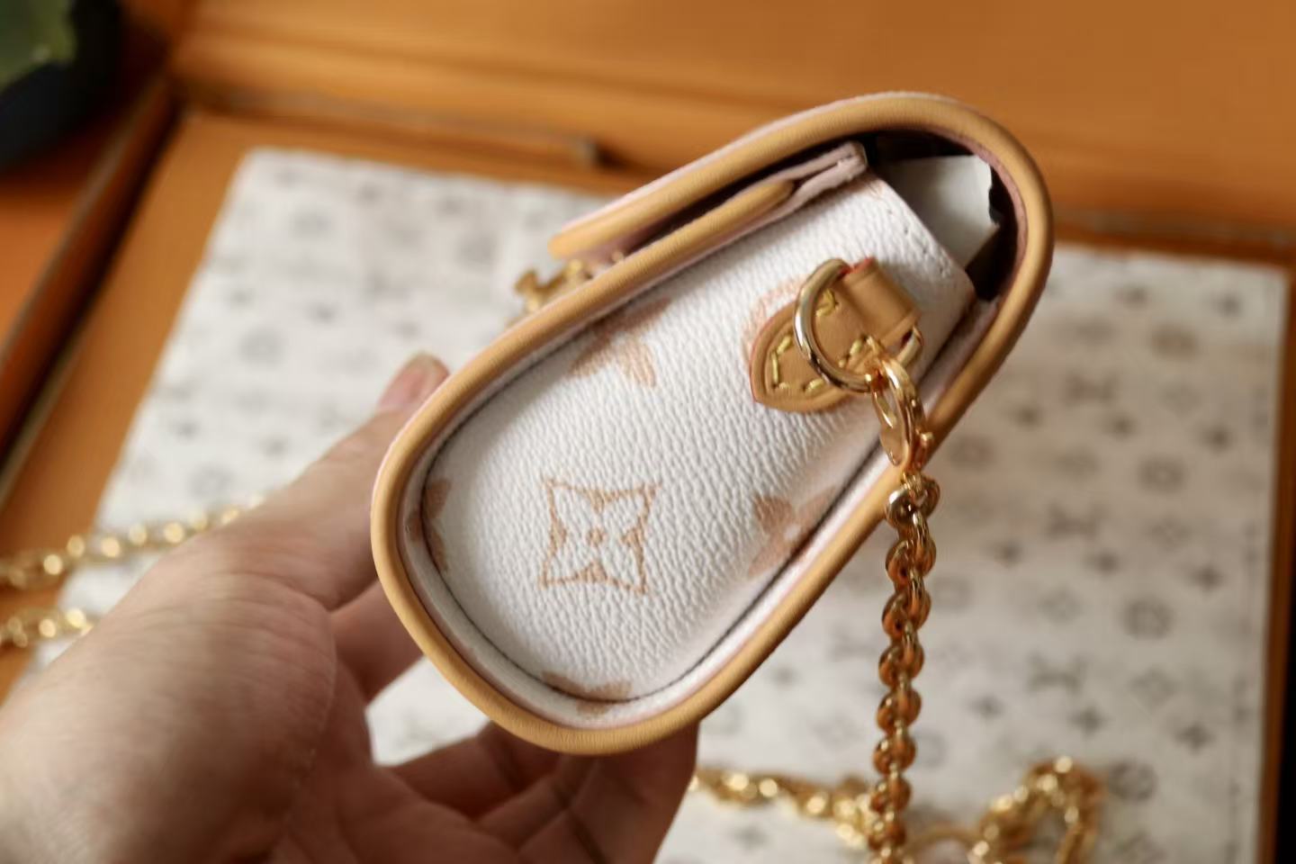 LV Pochette Camille Other Monogram Canvas - Image 3