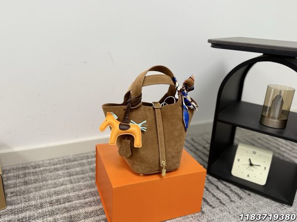 Hermès Basket Bag