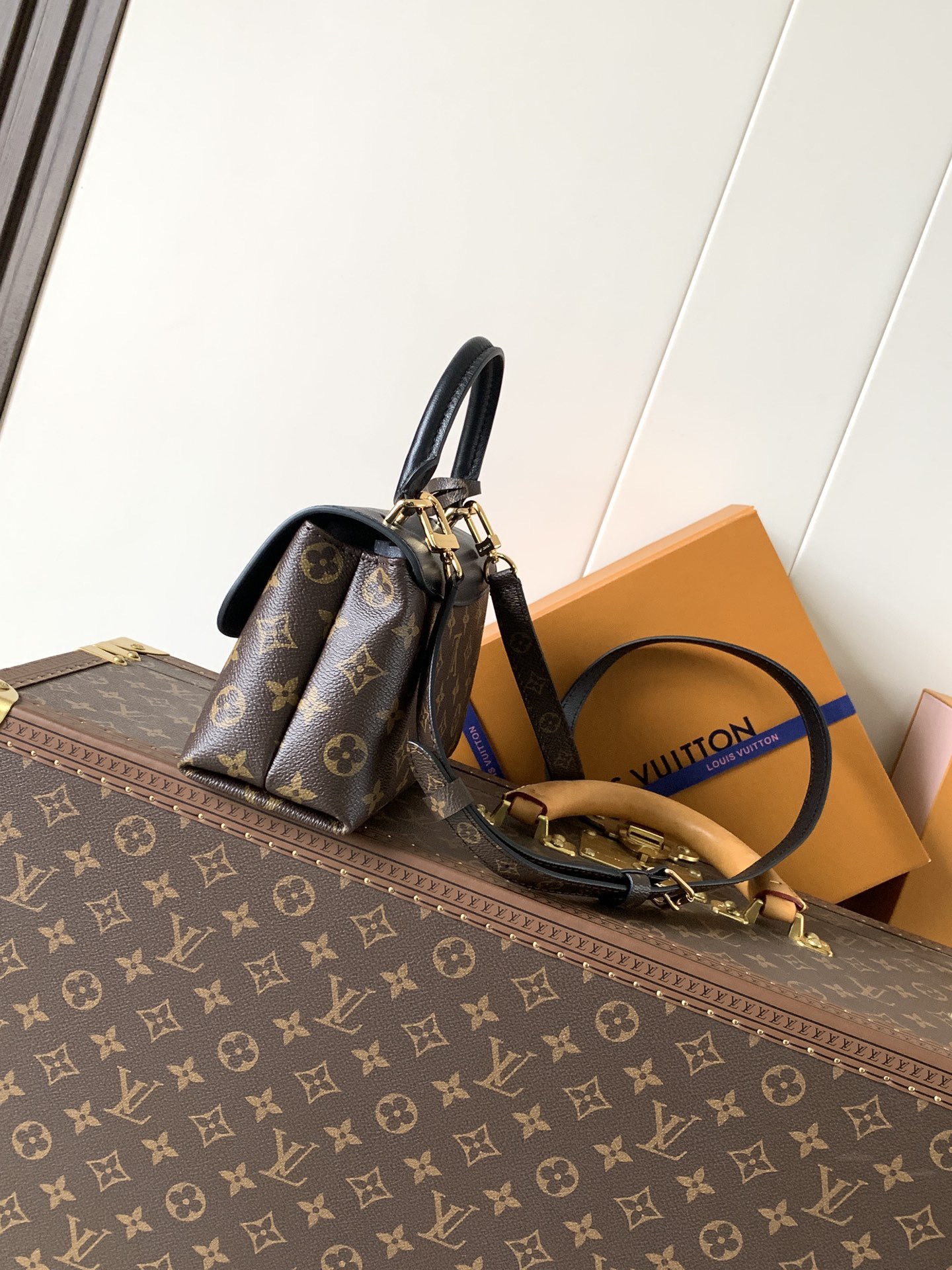 LV Madeleine BB Monogram Bag - Image 5
