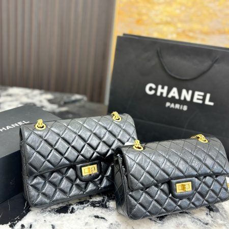 Chanel Quilto 2.55 Shoulder Bag - Image 13