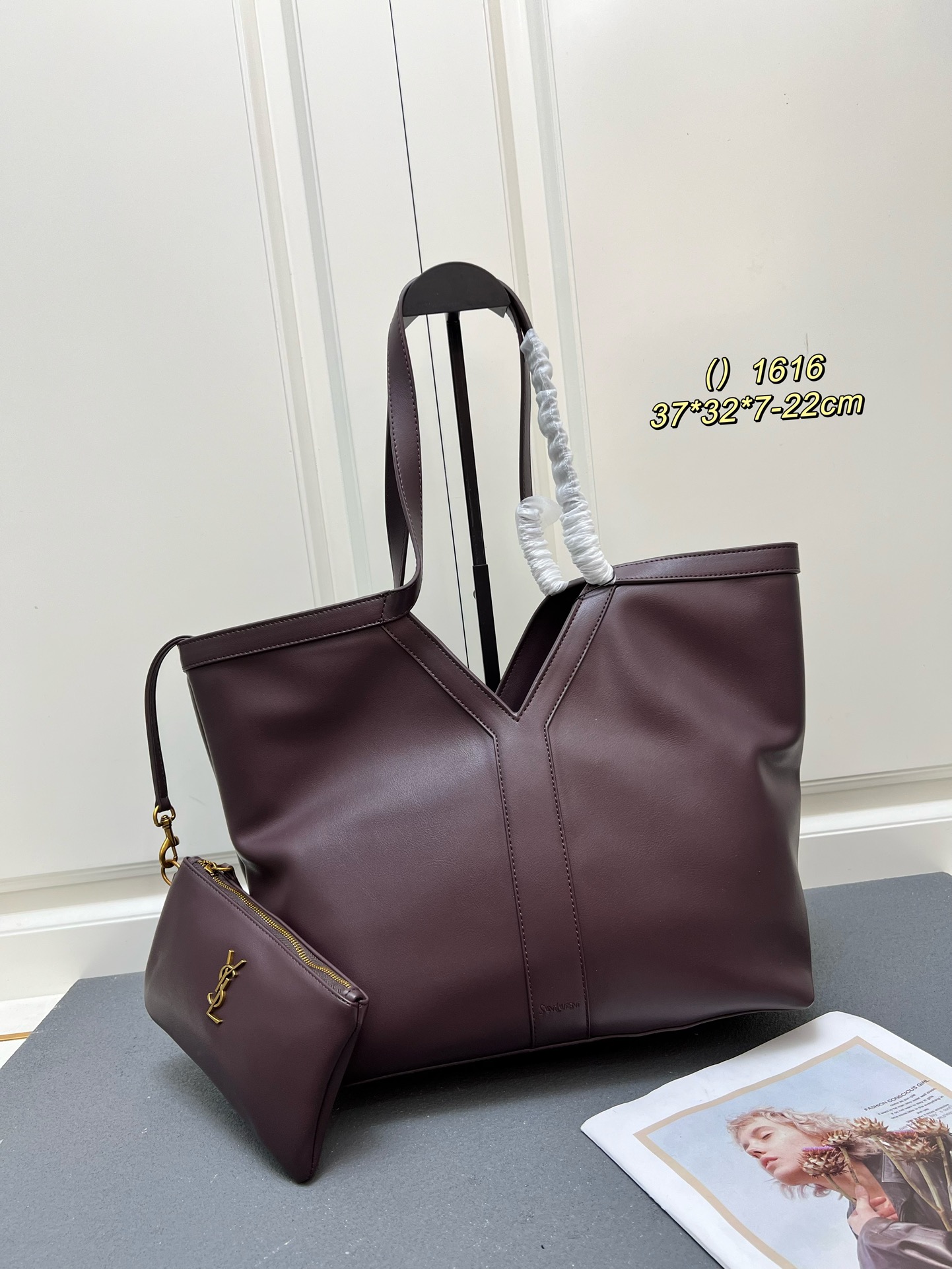 Saint Laurent Y Tote Bag - Image 1