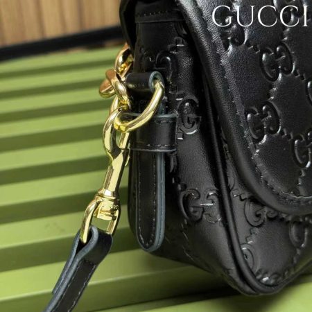 Gucci Embossed Arabella Flap Bag - Image 6