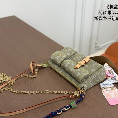 LV Cargo Mahjong Bag - Image 7