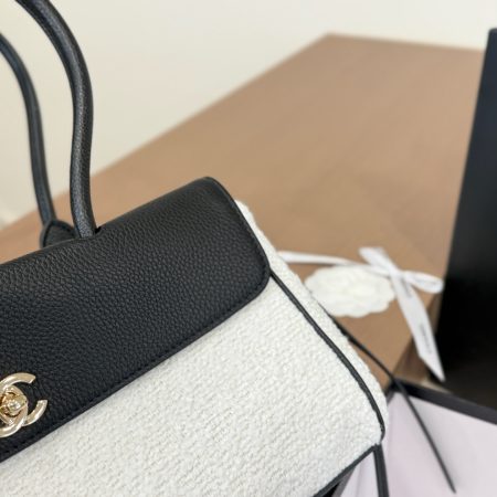 Chanel's New Underarm Bag - Image 5