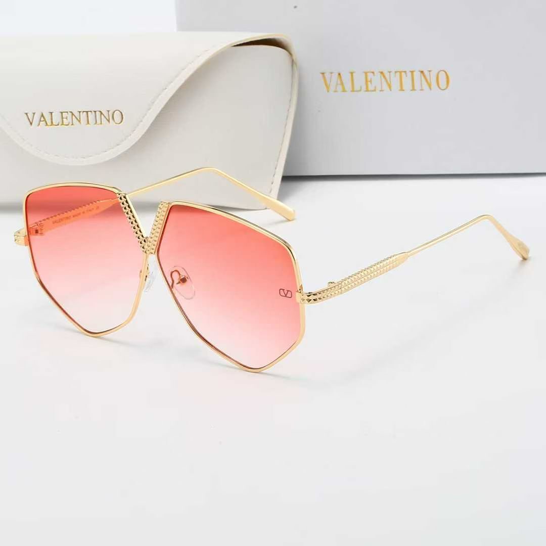 Valentino Fashionable Sunglasses - Image 2
