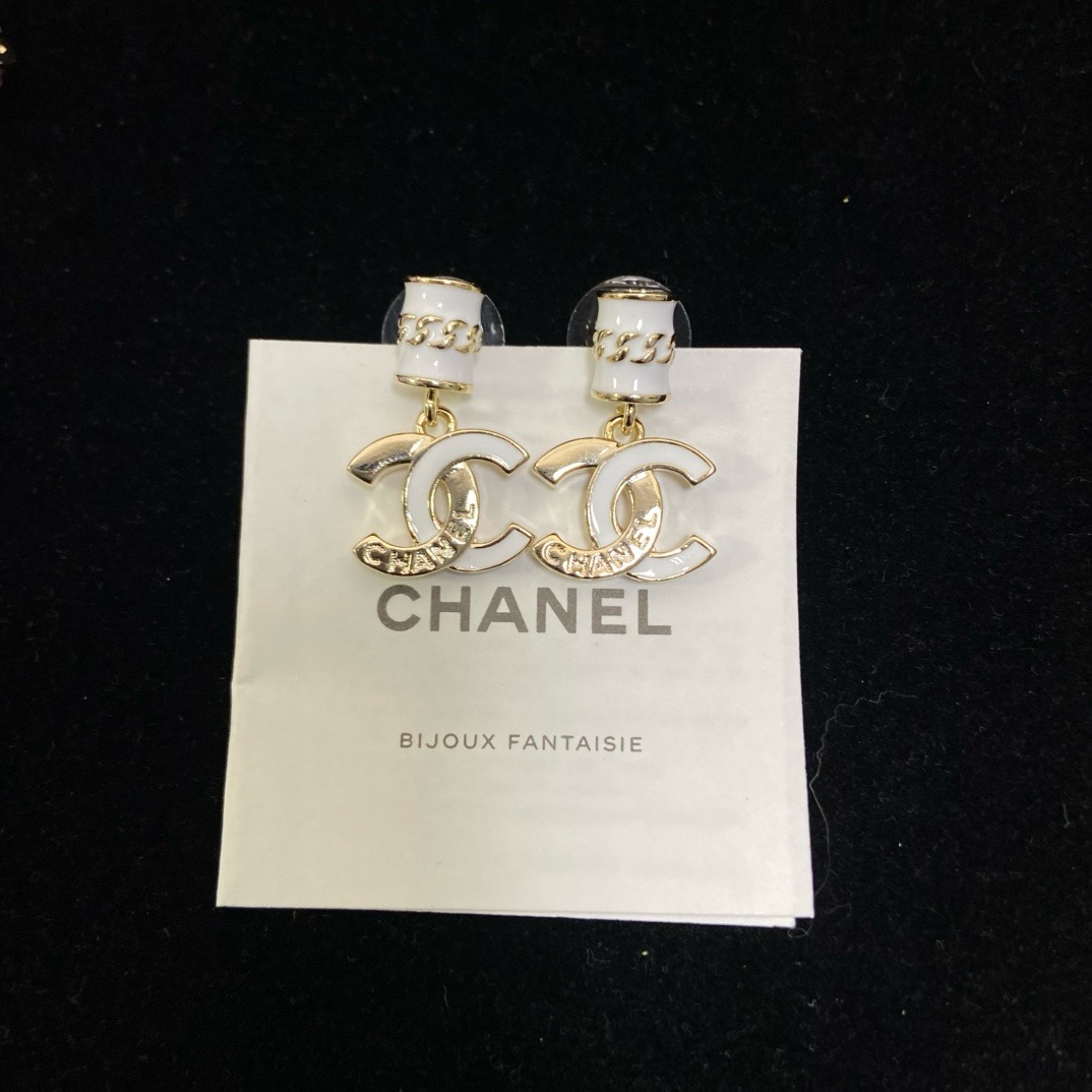 Chanel double C enamel letter earrings - Image 1
