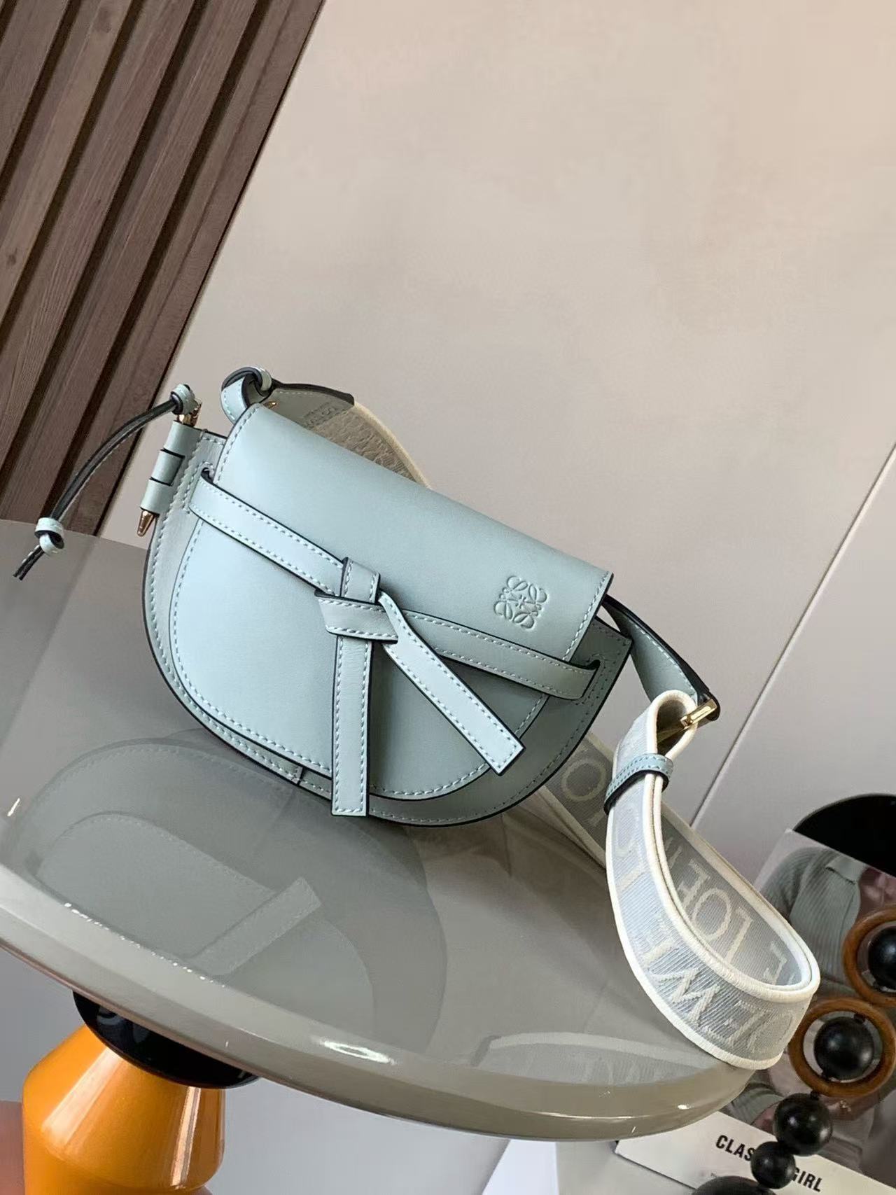 Loewe Gate Duel - Image 1