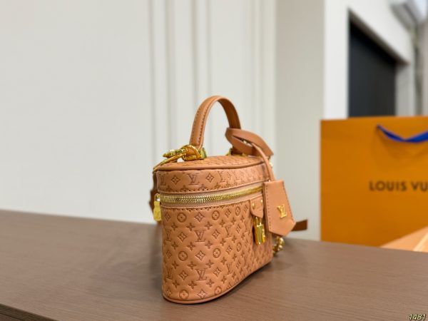LV Nice BB Vintage Makeup Bag