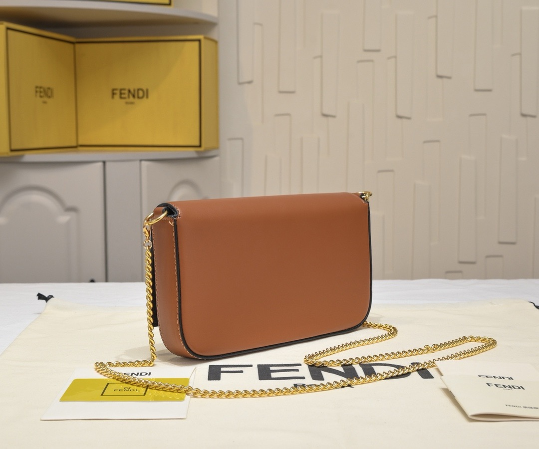 FENDI Pochette 3 IN 1 Bag - Image 3