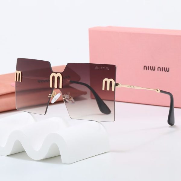 Miu Miu Fashionable Sunglasses