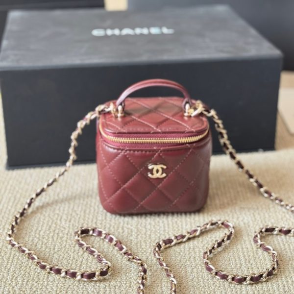 Chanel Lambskin Quilted Top Handle Mini Vanity Case With Chain Light Pink