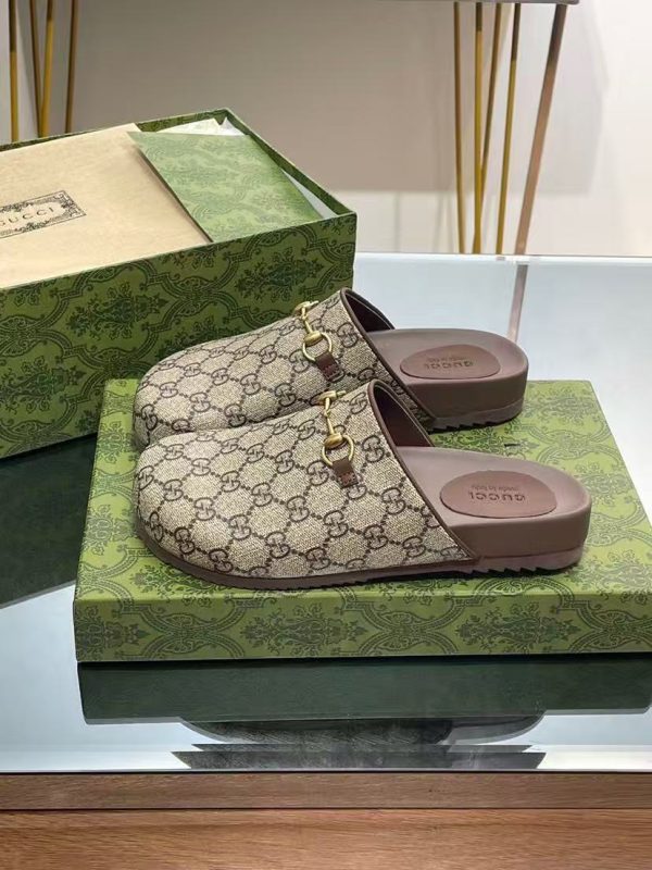 Gucci Horsebit mule in GG Supreme