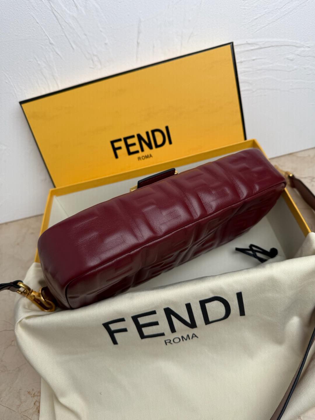 Fendi Baguette Iconic - Image 9