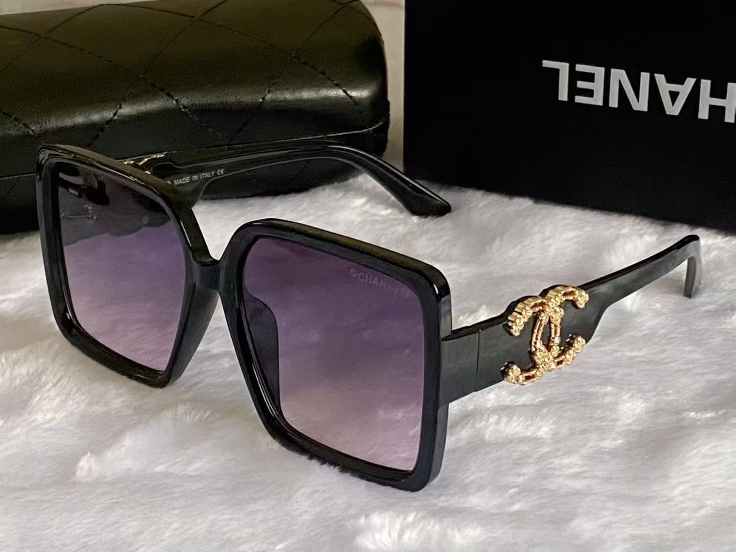 Chanel Fashionable Sunglasses - Image 8