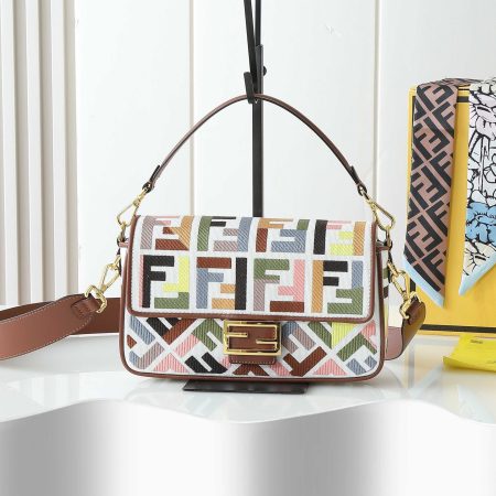 Fendi Baguette Multicolour Canvas Bag - Image 2
