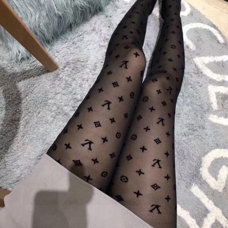 LV Velvet-Coated Stockings Sweeping Europe and America